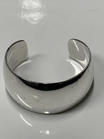 Bracelet Sterling Silver
Stamped Ove Wendt Denmark,
Measures inside 5.4 cm