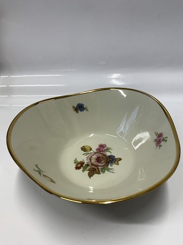 KPM Rosenborg kartoffel skål.
Måler 20 x 7,5 cm.