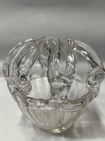 Stor Brudekrone vase i klar glas.Højde: 12,5 cm.