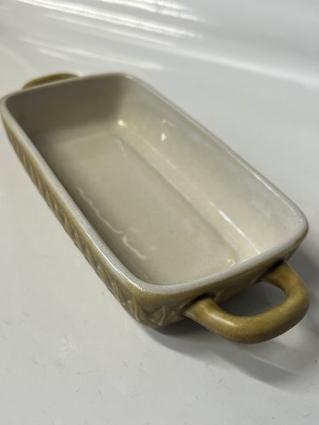 Bing & Grøndahl Nissen/Kronjyden, Relief stentøj, Smør skål