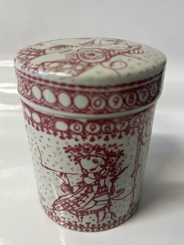 Rød te dåse fra Bjørn Wiinblad,Højde 10 cm.  Ø: 7,5 cm.