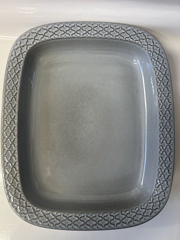 Bing & Grøndahl / Nissen, Cordial stentøj, stort, dybt fad med høje kanter.Måler 32,5 x 27,0 cm.