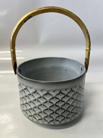 Bing & Grondahl / Nissen, Cordial stoneware, Jam bowl without lid.Measures 6.5 x 9 cm.