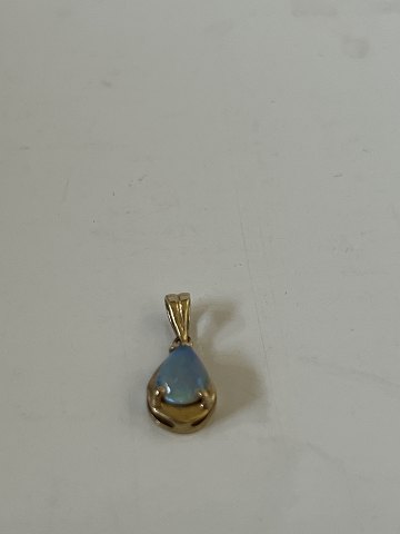 Pendant / Charms opal in 14 carat goldHeight 1.6 cm