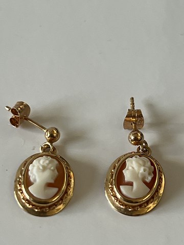Earrings, 18 carat gold Camé