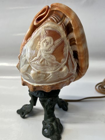 Camè bordlampe, ca. 1920 - 1930. KonkylieGudinden Aurora.