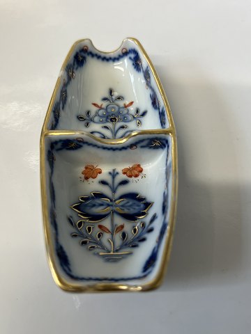Small serving bowl Meissen, Germany. Porcelain.Length 10 cm.