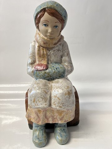 Sitting Girl, Figure Spanish.Height 26.5 cm.
