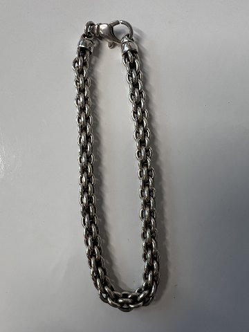 Armbånd i sterling sølv med karabin lås.Længde 19,5 cm.