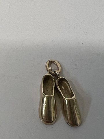 Et par sko Vedhæng/Charms i 14 karat guld.Højde: 1,7 cm.