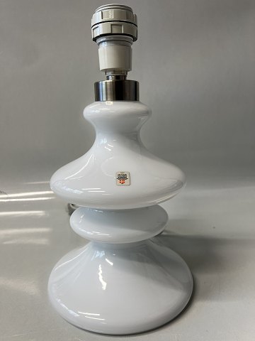 Holmegaard Glasværk, Mary opal bordlampe,Højde 31,5 cm.
