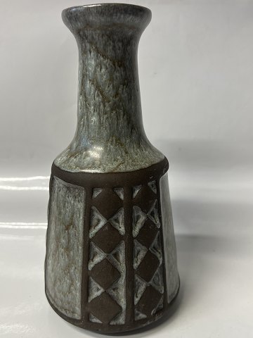 Frank Keramik, Vase med brune nuancer.Højde 19,0 cm.