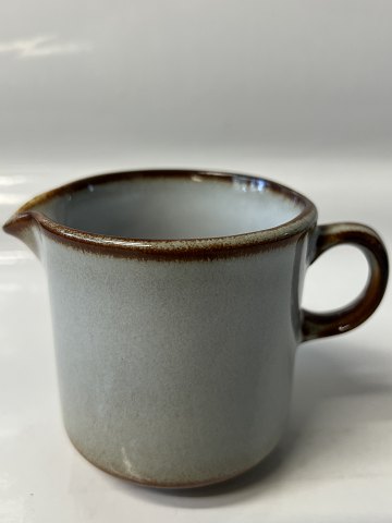Sonja, Flødekande, Søholm Bornholms keramik.Måler 8,5 x 8,0 cm.