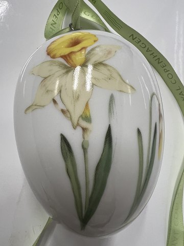Large Easter egg with daffodil from Royal Copenhagen is in 2009Height 10 cm.
