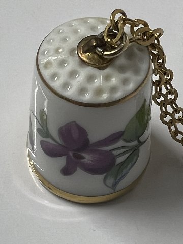 B&G thimble with a purple violet and gold edge on a gold-plated 60 cm chain.