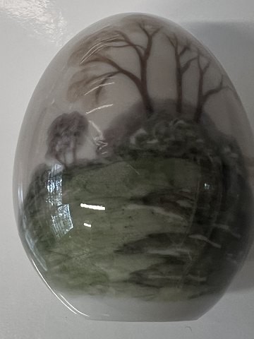 Bing & Grondahl Decorated egg, Motif Water and trees.No. 692.