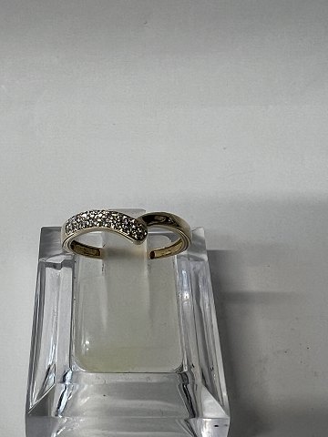 14 karat guld, Vintage ring med klare sten.Størrelse 51,5.