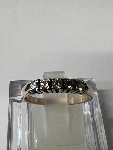 8 karat guld, Vintage ring med 5 sten.Størrelse 54.