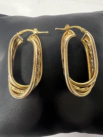 9 karat guld Hænge øreringe.Længde 3,5 cm.