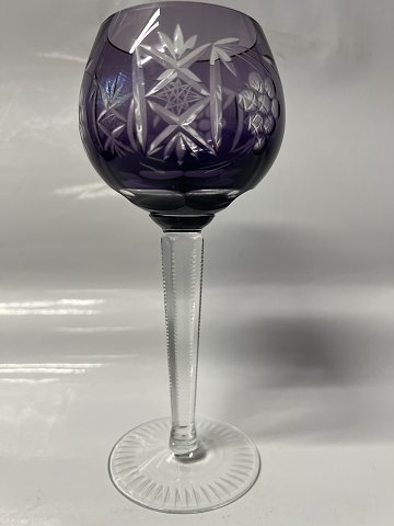 Rømer Glass Red Wine Aubergine.Height 18.5 cm.