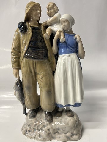 Bing & Grondahl Figurine, Fisherman family.Dec. Nr. 2025.
