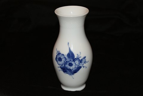 Antik Huset - Din Antikbutik i Glostrup - Royal Copenhagen Blue Flower  Braided, Vase * Dec. Number 10 / 8263 - Royal Copenhagen Blue Flower Braided,  Vase * Dec. Number 10 / 8263