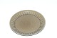 Relief Nissen Kronjyden
stoneware cake plate
Measures 17.0 cm.