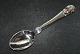 Barneske med carneol, Fra Georg Jensen Sterlingsølv
Længde 15,2 cm.
SOLGT