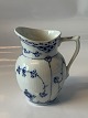 Creamer Half blonde mussel painted with Dings
Royal Copenhagen
Deck no 1/#522
Height 10.4 cm
SOLD
