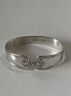 Servietring Herregaard Sølv
Stamped: Cohr 830S.
Størrelse:1.5 x ø 5,2 cm
SOLGT