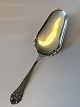 French Lily Cake spatula in silver
Length 23 cm