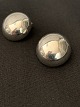 Ear clips in solid 925 sterling silver. Timeless design nice soft shape.