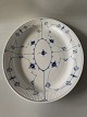 Royal Copenhagen Musselmalet Riflet,  stegefad
Dek. Nr. 1/101
Længde 44,5 cm.
SOLGT