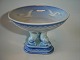 Bing & Grondahl Seagull without Gold Edge for cake with fish as leg
Dec. No. 66 or 451
Diameter 14 cm. Heigth 10 cm.