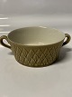 Relief Nissen Kronjyden stoneware frame Boullion cup
Leaf-shaped pattern
Measures 15 cm
SOLD