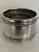 Napkin Ring Silver
Stamp: E.L.W. 830S
Size 3.2 x ø 4.6 cm.