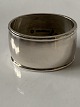 Napkin ring Silver.
Stamp: Three Towers.
Size 2.8 x ø 4.5 cm.