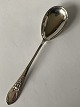 Marmeladeske  sølv.
Længde: 13,5 cm.
Produceret: År 1922.