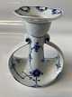 Blåmalet, Musselmalet, Lysestage med blondekant. 13,0 cm.
Dek. Nr. 503.