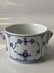 Musselmalet Riflet Hotelporcelæn
Sjælden lille skål med øre. Ø. 9,0 x 6,1 cm