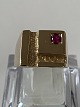 14 Karat Signetring med rød Rubin.
Størrelse 55