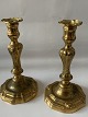 Et par antikke af Bronze med kantet fod. 
Højde. 26 cm.