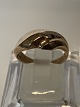 8 karat guld, Dame ring med slibninger.
Ring størrelse 53.