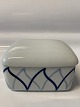 Danild 40 / Harlekin Smørboks
Lyngby Porcelæn, 
Størrelse 12 x 10 cm.