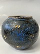 Keramikvase i flot tidløs design.Højde: 13 cm.
