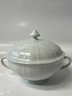 Bing & Grondahl Offenbach, bouillon cup with lid without gold.Decoration No. 481.