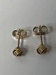 Knot earrings in 14 carat gold.